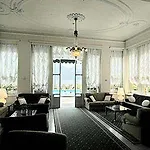 Grand Hotel