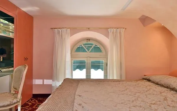 Otel Grand 4*
