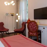 Grand 4*