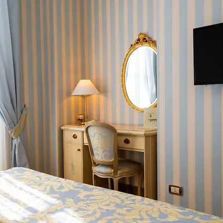 Hotel Grand