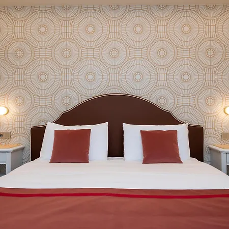 Grand Hotel